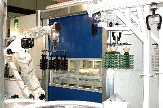 Obalování stromečku robotem VA-Technology